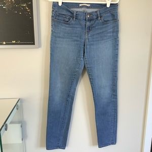Levi’s 711 skinny jeans size 28